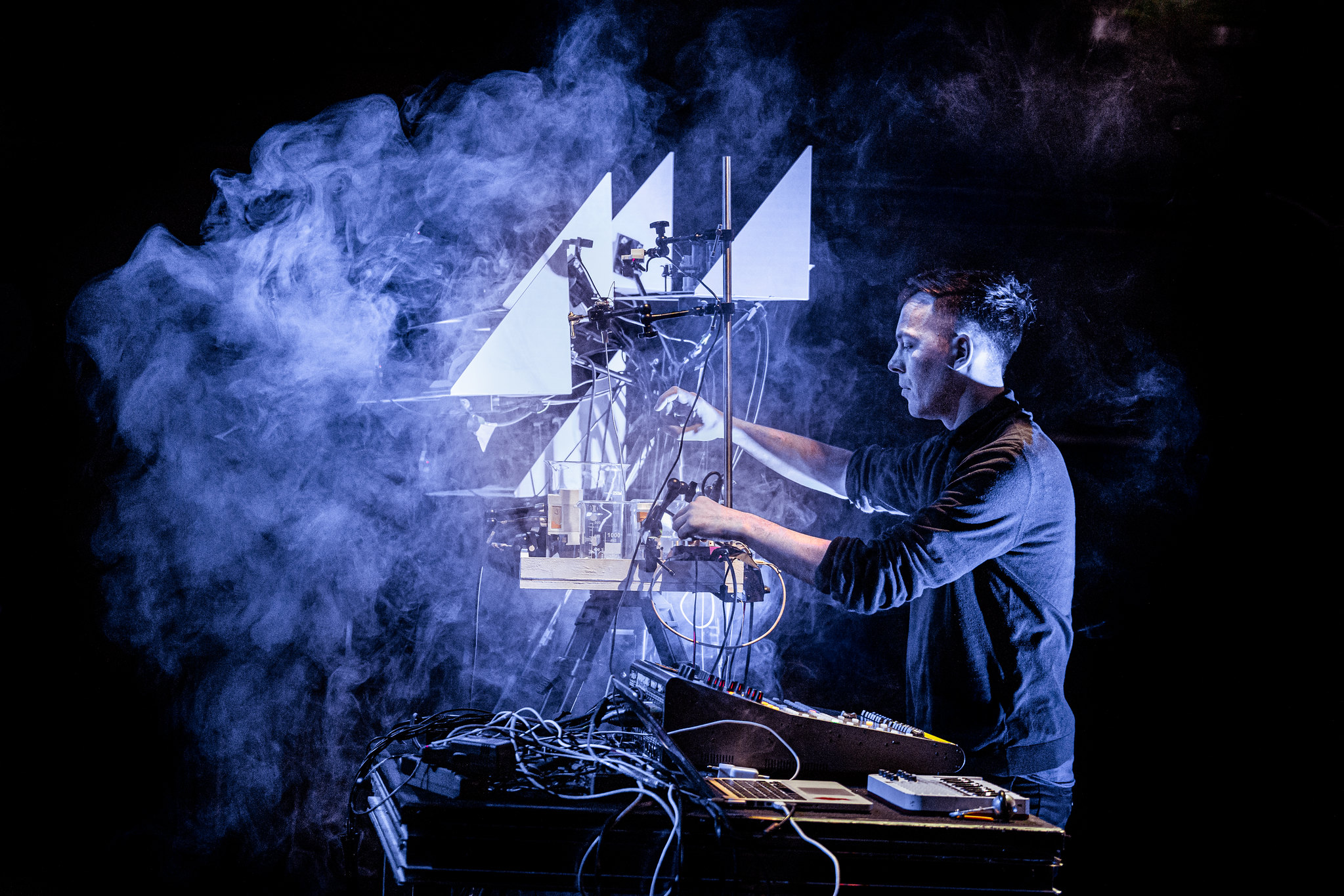 Tripods ONE | Sound installation, Live perfomance — Moritz Simon