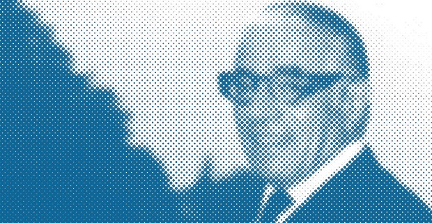 yosh qiz oshxonada yalangoch